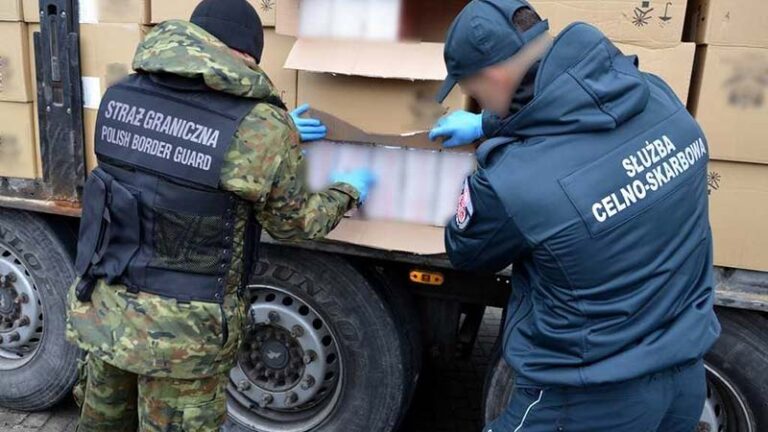 tir z nielegalnymi papierosami