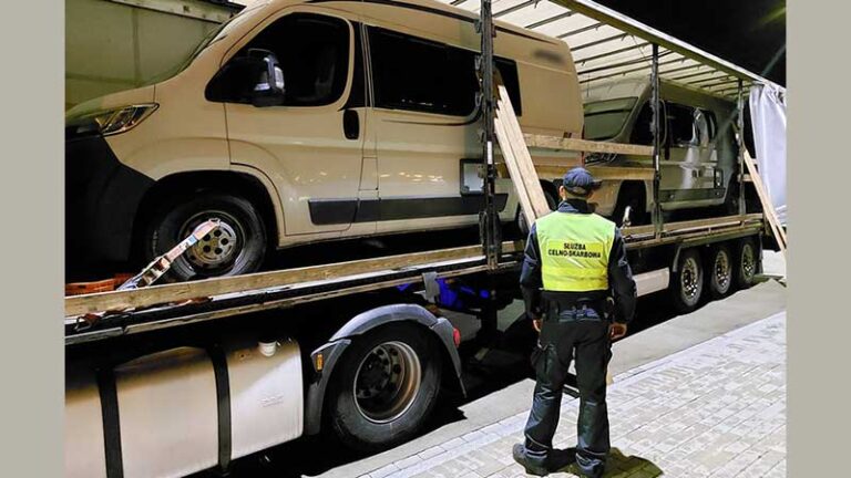 odzyskali dwa skradzione w Niemczech kampery