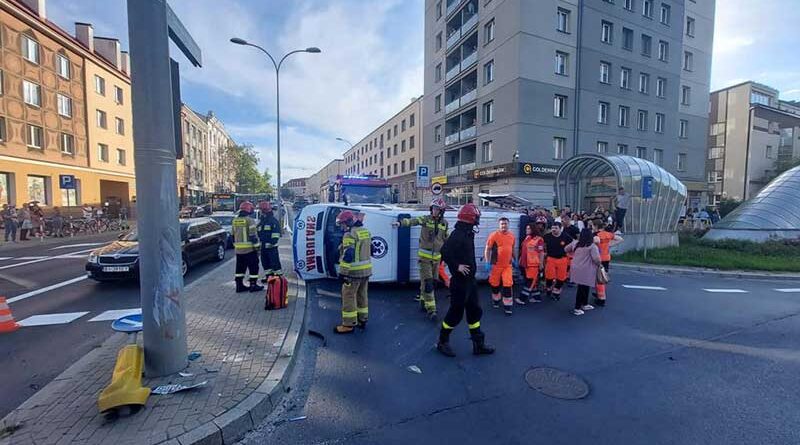 wypadek z udziałem karetki pogotowia