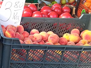 giełdowe ceny owoców i warzyw - brzoskwinie