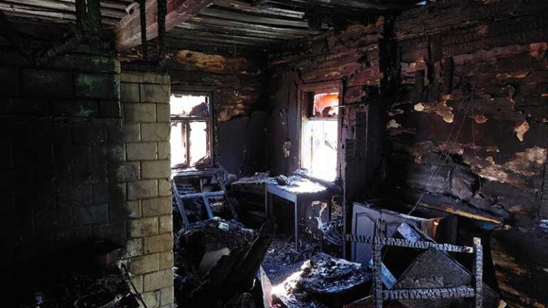 pożar budynku mieszkalnego