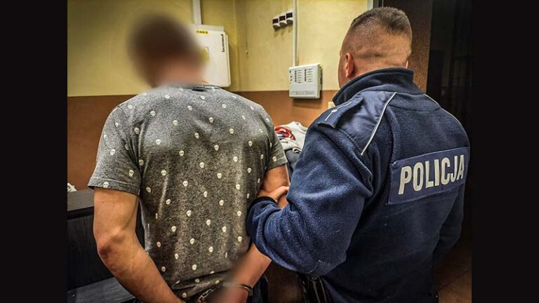 schował się w łóżku