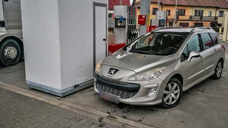 Uderzył w dystrybutor