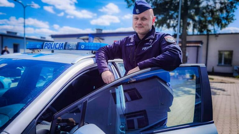 Ewakuował troje domowników