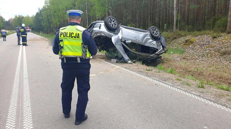 Dachowanie toyoty, jedna osoba nie żyje