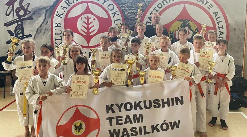 sukces młodych karateków