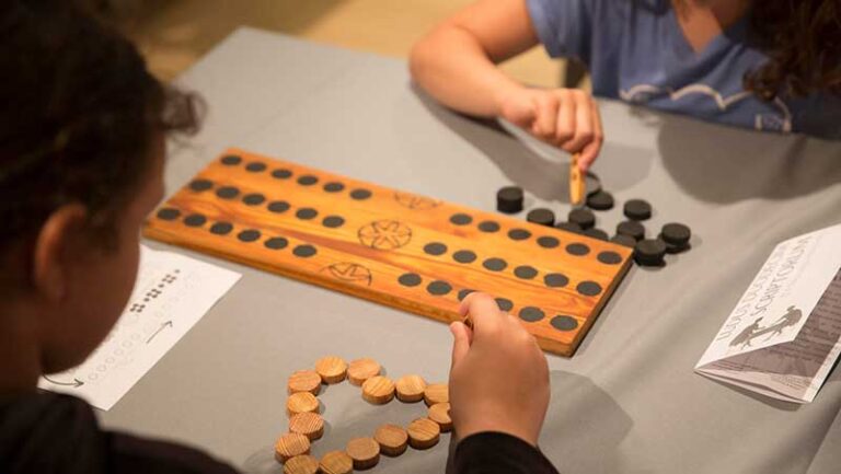 Tabulae - najstarsze gry planszowe odkryte na Podlasiu".