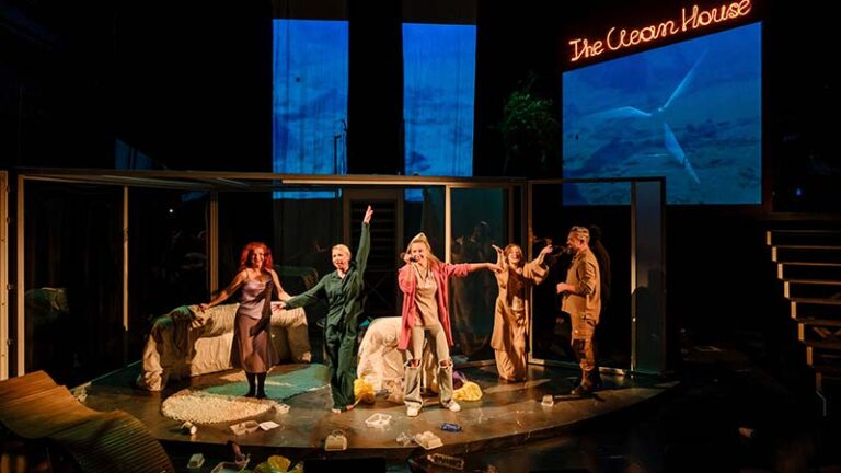 premiera spektaklu „Posprzątane”