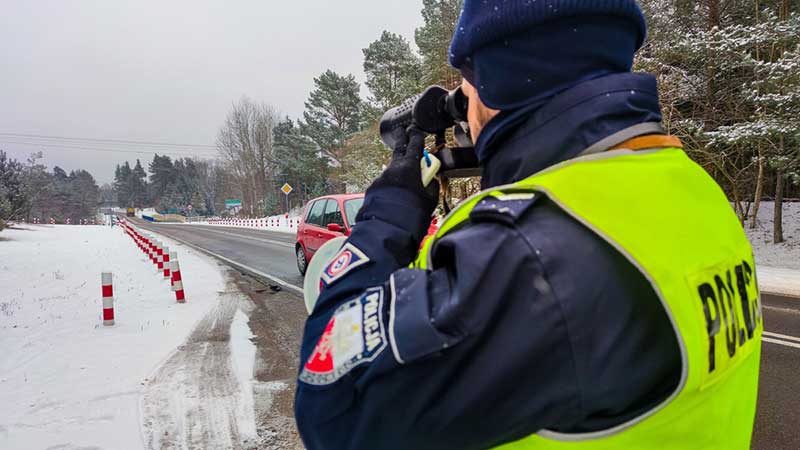 37-letni kierowca bmw stracił prawo jazdy i 3 tysiące zł