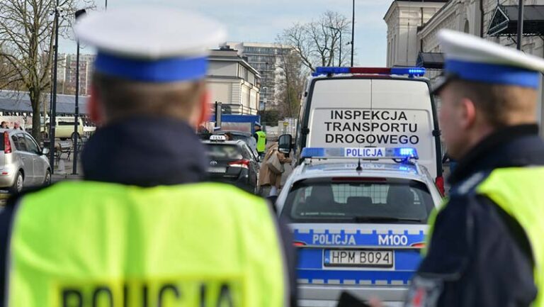 uprawnienia kierowców i stan techniczny pojazdów uprawnionych do odpłatnej usługi przewozu osób