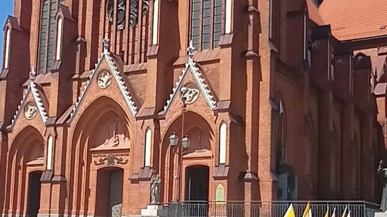 obrażał uczucia religijne