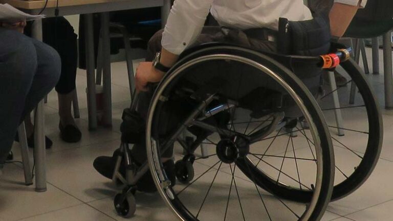 Więcej osób skorzysta z 500 plus dla niesamodzielnych