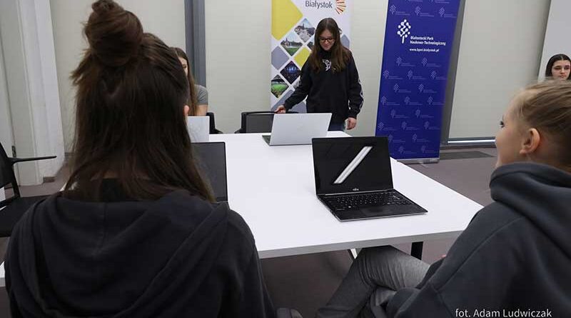 Innowacyjne warsztaty z programowania i nowych technologii „TechCraft”