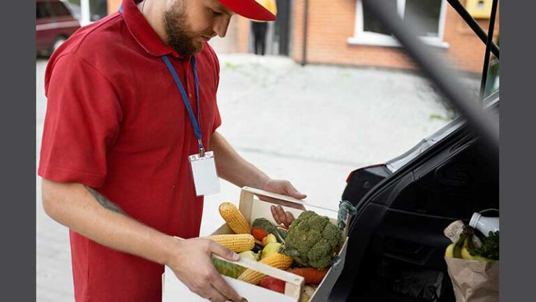 Uczniowie i studenci, pobierający rentę rodzinną z ZUS-u, mogą dorobić do swojego świadczenia.