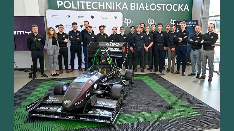 Najnowszy bolid CMS-09 studentów z zespołu Cerber Motorsport z Politechniki Białostockiej