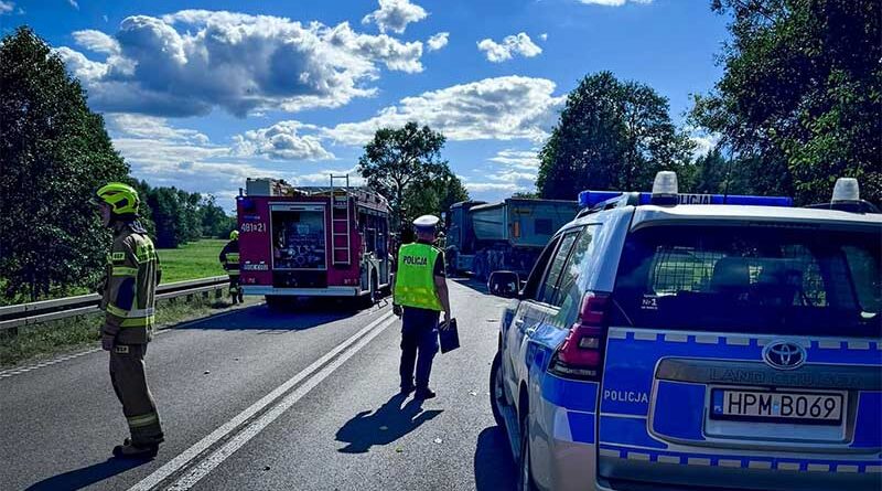 BMW zderzyło się z ciężarówką na DK19 w m. Wierzchłowce