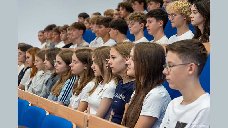 Nowa stołówka i aula w Zespole Szkół Ogólnokształcących nr 2 w Białymstoku.