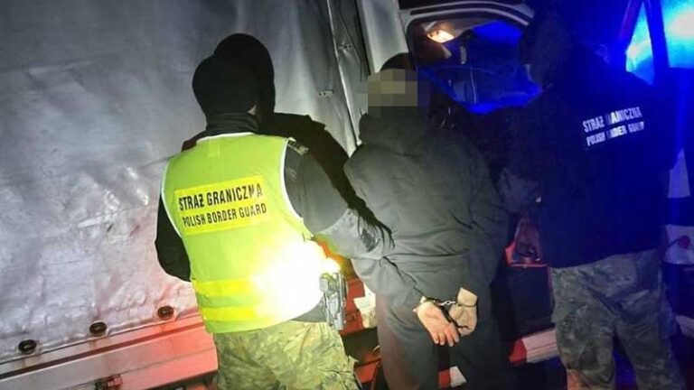 nielegalne papierosy warte ponad 1 mln złotych zostały ujawnione przez funkcjonariuszy SG na granicy