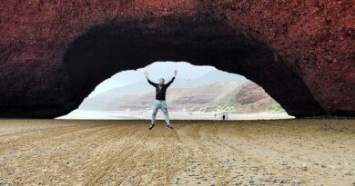 Pierwsze w 2025 roku spotkanie w ramach cyklu Ciekawi Świata - Tomasz Pienicki : Spoko Maroko.