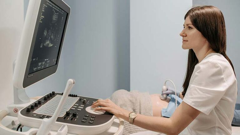 Placówki POZ, dostaną pieniądze unijne na rozwój, do Podstawowej Opieki Zdrowotnej trafi niemal 700 mln zł.