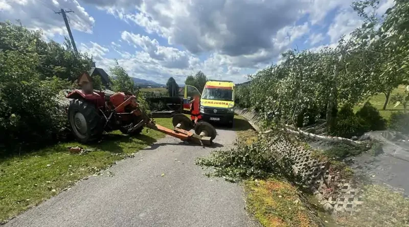 Pijany traktorzysta , podczas prac polowych stracił panowanie nad pojazdem i uderzył w drzewo, a następnie w szopę. Okazało się, że miał 8 promili alkoholu we krwi