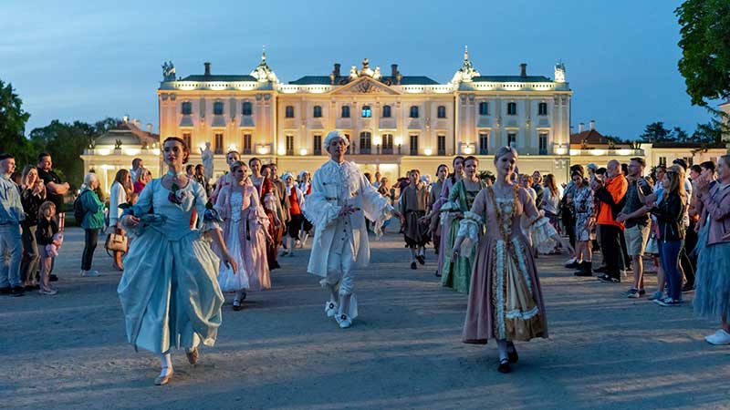 „Piosnki i Sielanki Franciszka Karpińskiego”, spektakl w reżyserii Piotra Szekowskiego