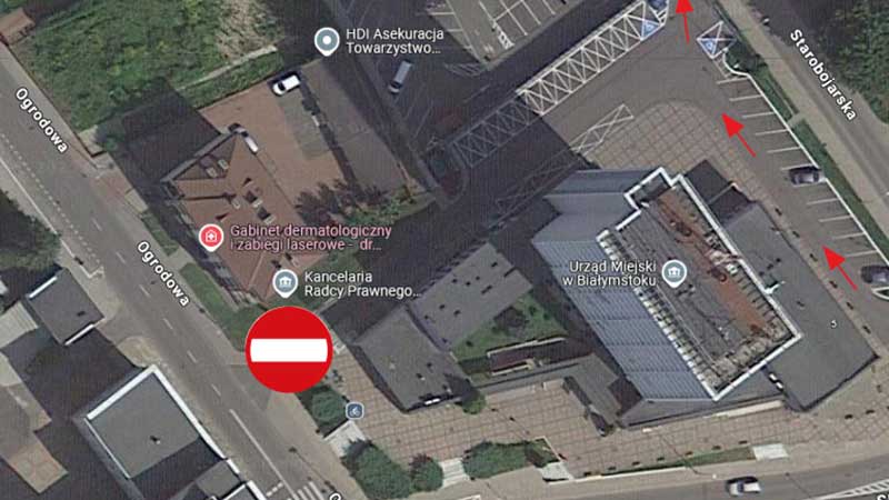 Zmiana wjazdu pod UM w Białymstoku, na górnym parkingu