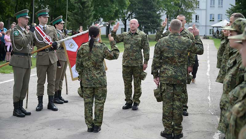 ślubowanie funkcjonariuszy służby kontraktowej