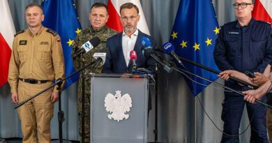 naruszenia polskiej przestrzeni powietrznej - konferencja wojewody podlaskiego Jacka Brzozowskiego