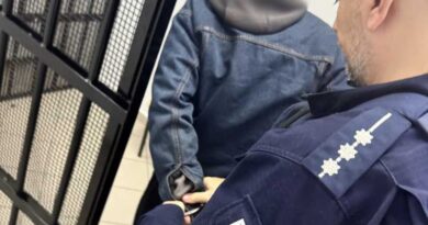 z nożem w ręku groził swoim sąsiadom