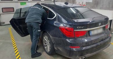 Kontrabanda w bmw przystosowanym do przemytu