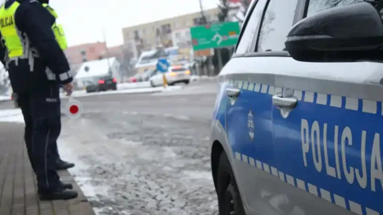 48-letni Bielszczanin mimo tego, że był nietrzeźwy i nie miał prawa jazdy, wybrał się na przejażdżkę Hyundaiem.