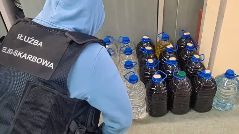 Alkohol bez polskich znaków akcyzy został ujawniony na posesji należącej do 42-letniego mężczyzny