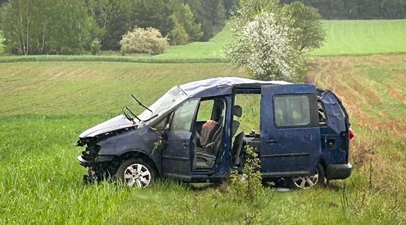 Dachował autem i uciekł z miejsca zdarzenia, bo był nietrzeźwy