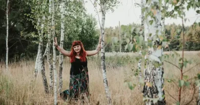 Sylwia Dec to utalentowana pisarka, która w ostatnim czasie została nominowana do nagrody w III edycji konkursu „Fantastycznie Utalentowani” na PYRKONIE.