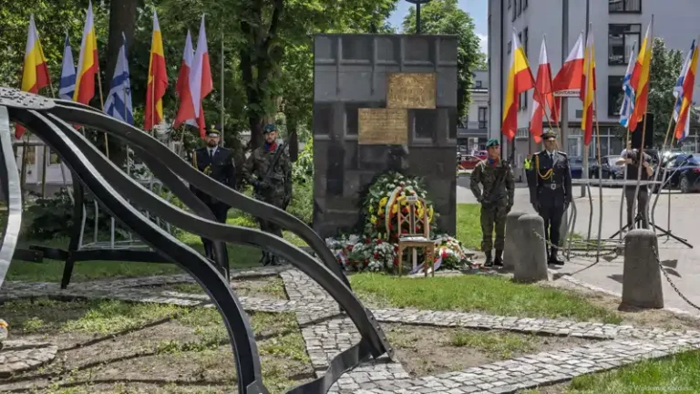 spalenie Wielkiej Synagogi - w 85 rocznicę Białystok pamięta o ofiarach