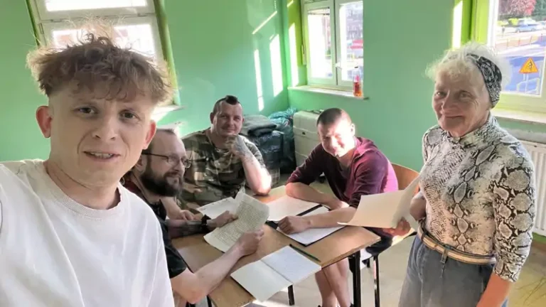 „Obsada Zmywaka” zaprasza wszystkich na swoją pierwszą premierę “Skrzydła, którymi kołyszesz”