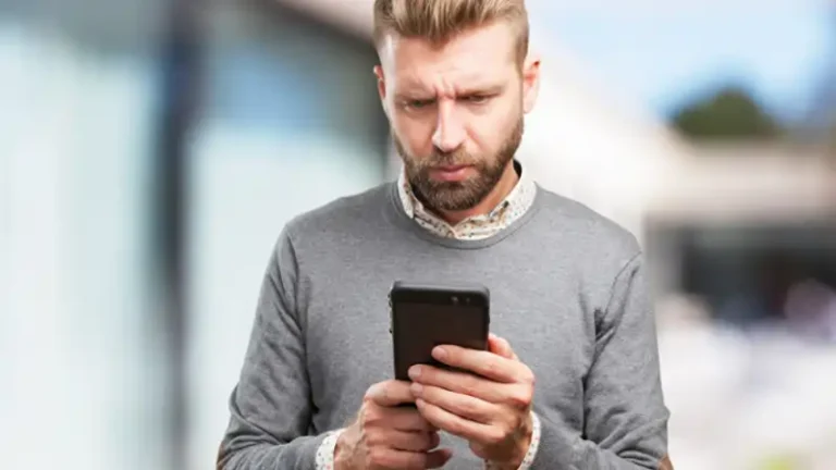 podejrzane SMS-y , możesz zgłosić na bezpłatny numer 8080