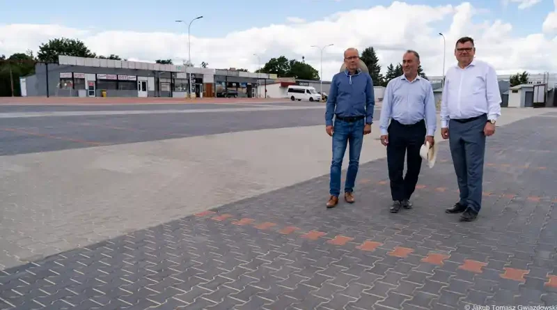 nowy parking na targowisku miejskim przy ul. Kawaleryjskiej w Białymstoku