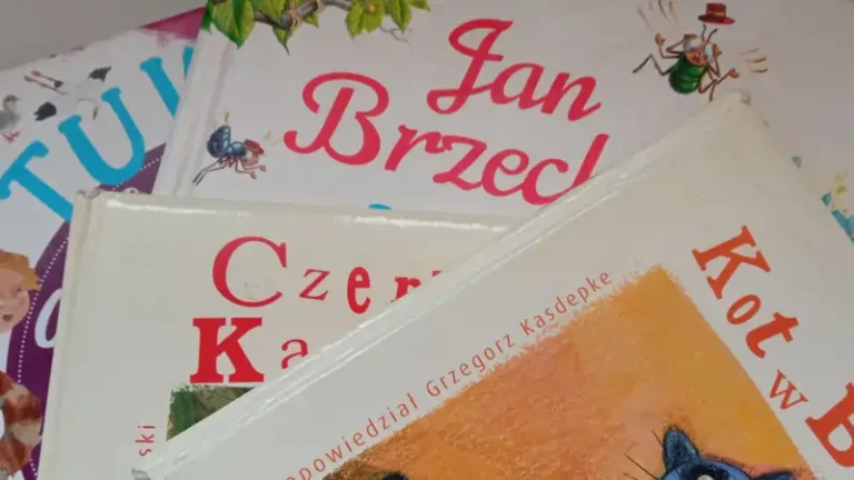 „Ogrodowe Czytanki” - seria wakacyjnych, interaktywnych spotkań wokół literatury dziecięcej, w ogrodzie wokół Muzeum Rzeźby Alfonsa Karnego